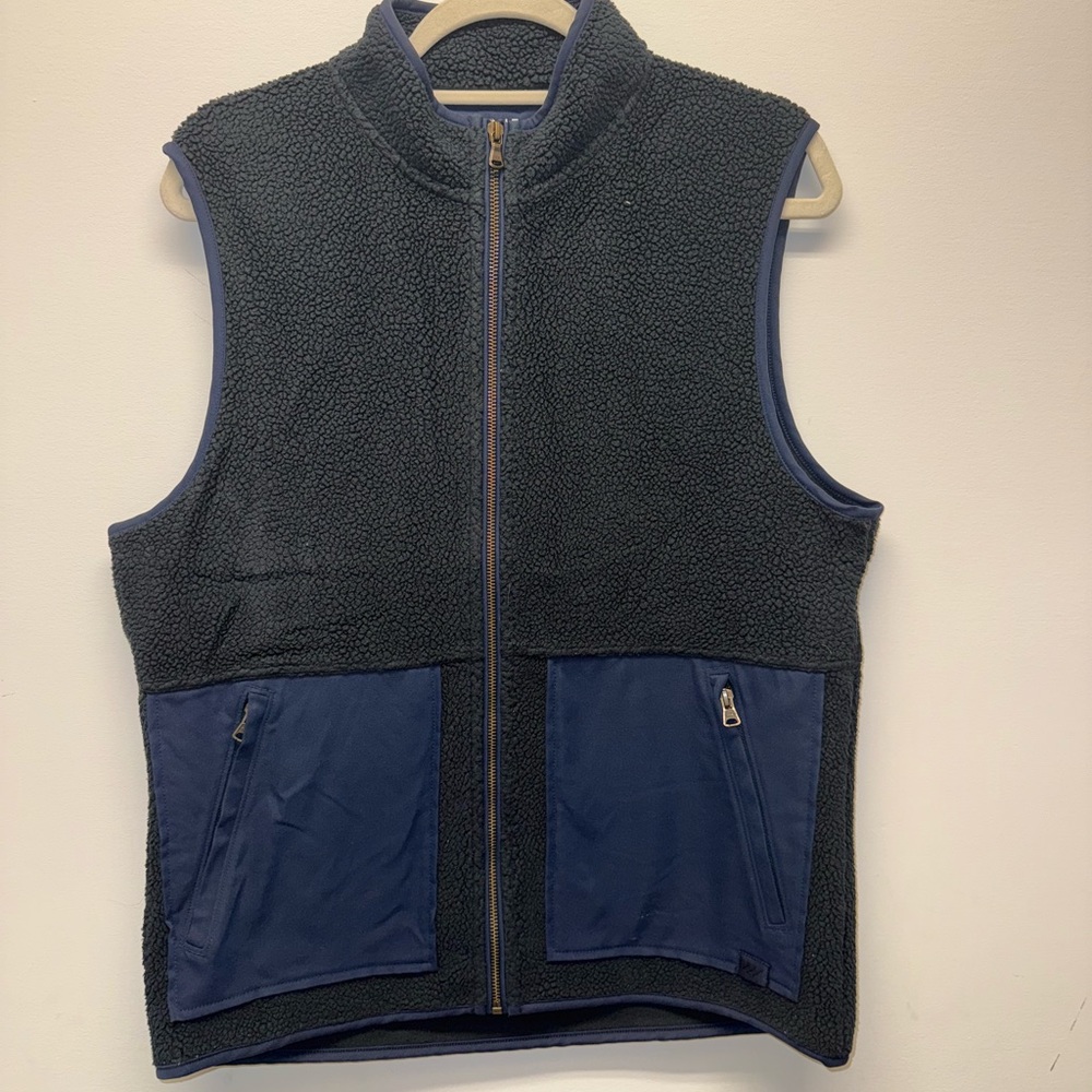 RHONE Navy Sherpa-Lined Zip Vest